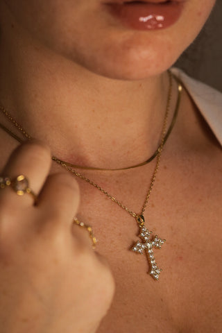 Colar Crystal Cross