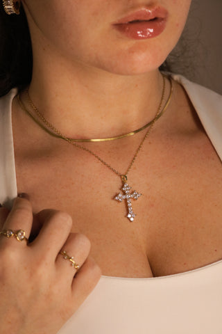 Colar Crystal Cross